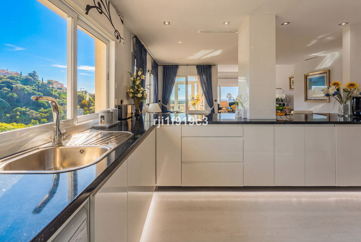 5f097f64d527d83497a8c53166b3bc66 - 17