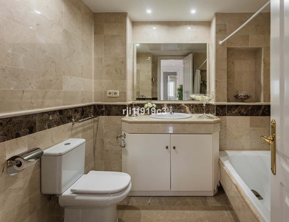 5f097f64d527d83497a8c53166b3bc66 - 20