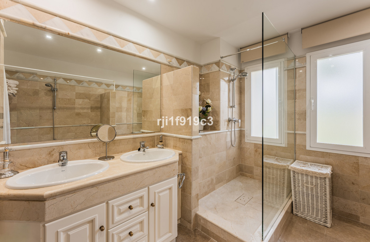 5f097f64d527d83497a8c53166b3bc66 - 22