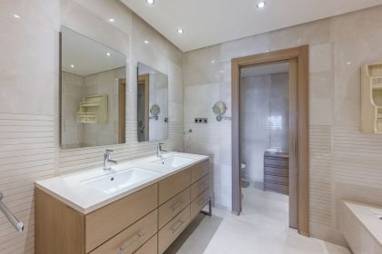 654f04f6c75a8631c92edaffda4ec534 - 24