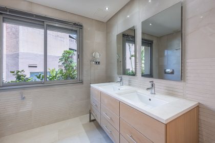 654f04f6c75a8631c92edaffda4ec534 - 27