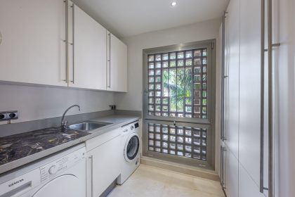 654f04f6c75a8631c92edaffda4ec534 - 32