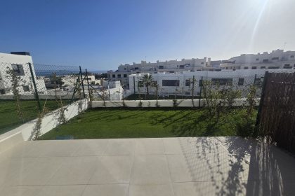 6e360ca7943fd40f4d187c11c826d7e1 - 1