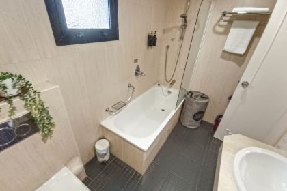 749d2821ab5b646f157b7a96019c6b23 - 24