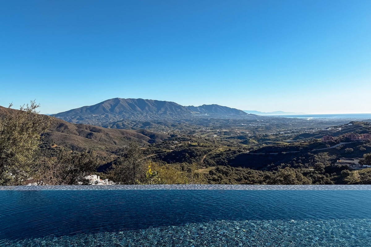 802a63675b03dcd2921e3969a94b338a - 2