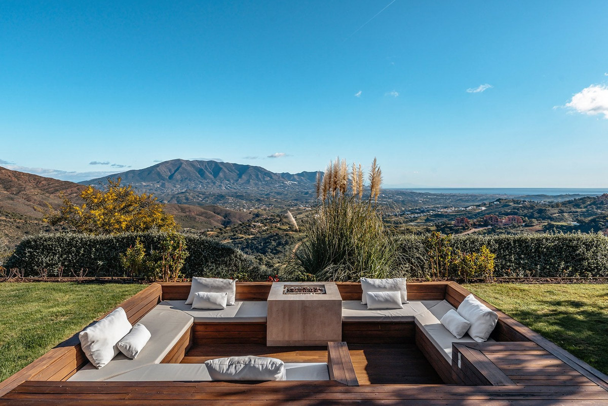 802a63675b03dcd2921e3969a94b338a - 27