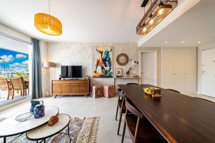 8171f48f23e41de1babf533b58a5091c - 19