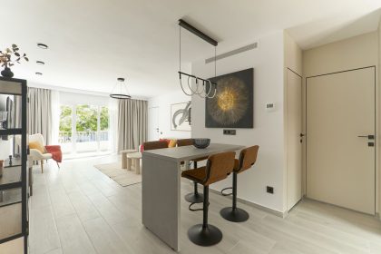 8203b0d2977915679287a26d336f4d8d - 10