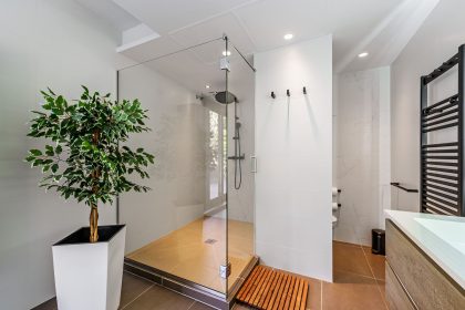 822afbb52aad88a16d080aef6dded0ca - 25