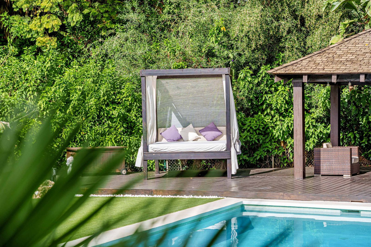 822afbb52aad88a16d080aef6dded0ca - 50