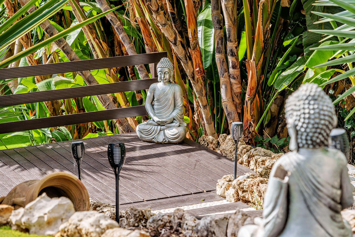 822afbb52aad88a16d080aef6dded0ca - 52