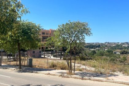 827bd863e7a74d22a8fb1d375462a1d7 - 14