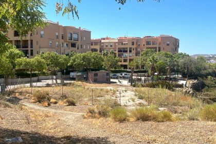 827bd863e7a74d22a8fb1d375462a1d7 - 16