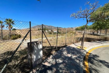 827bd863e7a74d22a8fb1d375462a1d7 - 5