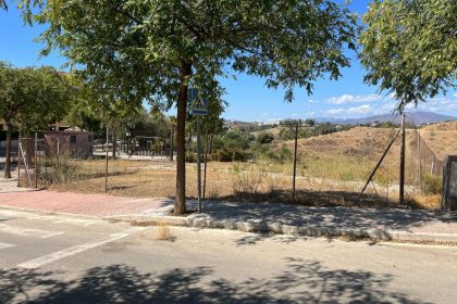 827bd863e7a74d22a8fb1d375462a1d7 - 7