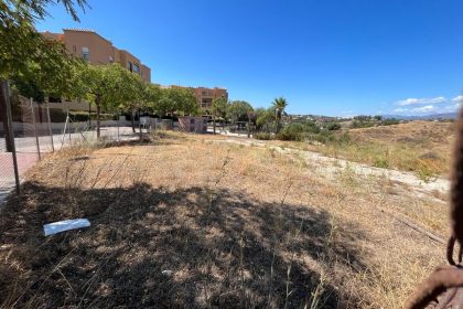 827bd863e7a74d22a8fb1d375462a1d7 - 9