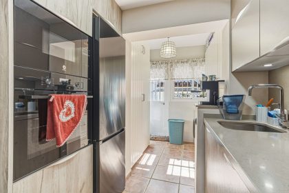 84cfc6e3770874eab286ace03d21c807 - 10