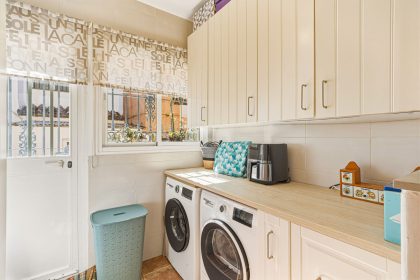 84cfc6e3770874eab286ace03d21c807 - 11