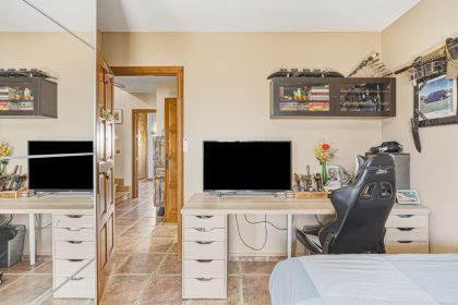 84cfc6e3770874eab286ace03d21c807 - 18