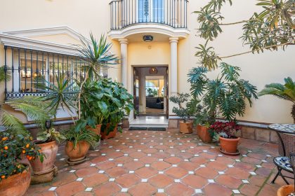 855b3b76dce96f4fee06bef977072f24 - 11