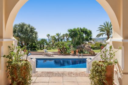 855b3b76dce96f4fee06bef977072f24 - 19