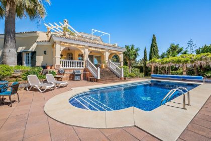 855b3b76dce96f4fee06bef977072f24 - 24