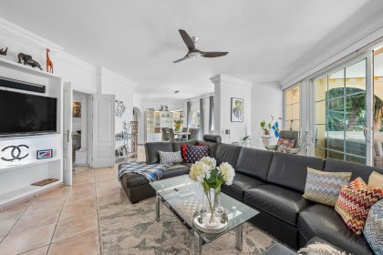 855b3b76dce96f4fee06bef977072f24 - 25