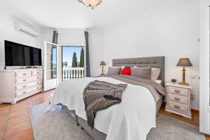 855b3b76dce96f4fee06bef977072f24 - 38