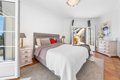 855b3b76dce96f4fee06bef977072f24 - 39