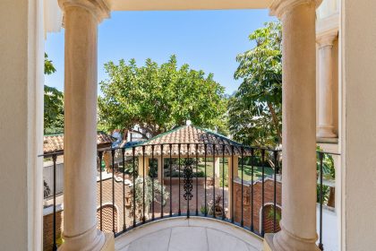 855b3b76dce96f4fee06bef977072f24 - 42