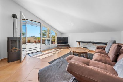 855b3b76dce96f4fee06bef977072f24 - 47