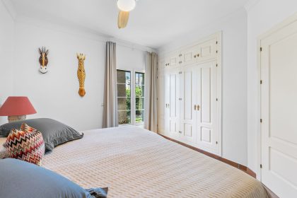 855b3b76dce96f4fee06bef977072f24 - 51