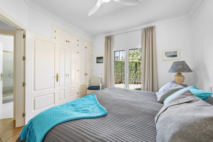 855b3b76dce96f4fee06bef977072f24 - 54