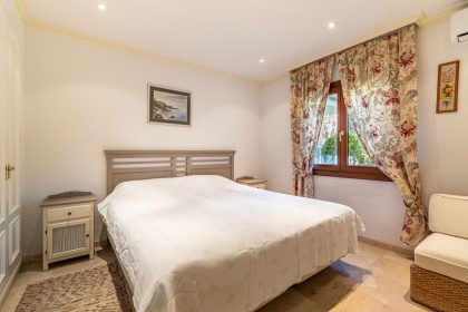 899ccc8c35cbdfec2ec93696677ab503 - 13