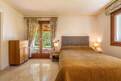 899ccc8c35cbdfec2ec93696677ab503 - 18