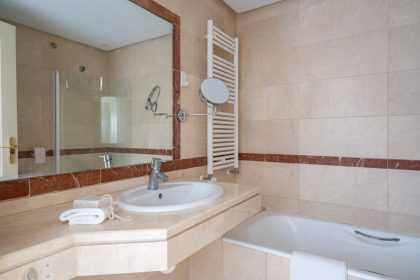 8c9be40a4f1baafd4a9cc007b547bd72 - 13