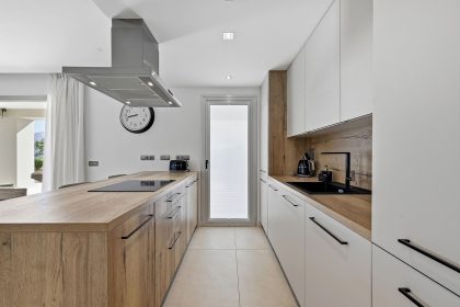 9161e68a0b98c48d1567d3d955961c5b - 11