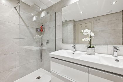 9161e68a0b98c48d1567d3d955961c5b - 16