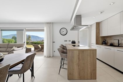 9161e68a0b98c48d1567d3d955961c5b - 9