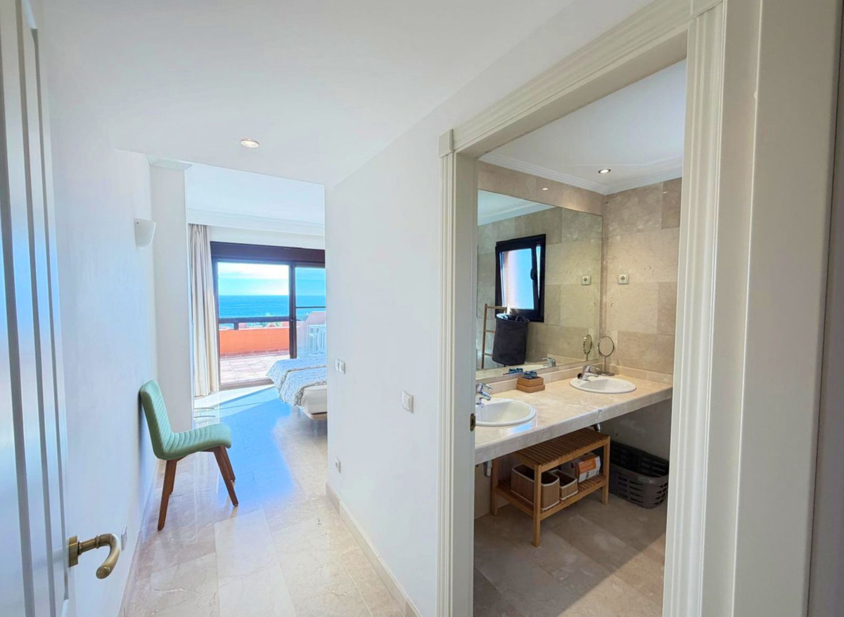 96f79e8c0a66ec85a84beb41c5b046a4 - 22