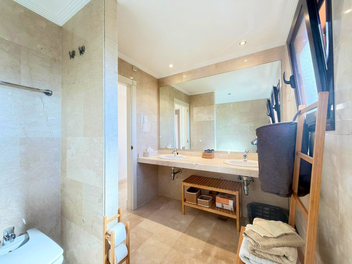 96f79e8c0a66ec85a84beb41c5b046a4 - 26