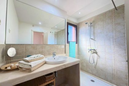 96f79e8c0a66ec85a84beb41c5b046a4 - 27