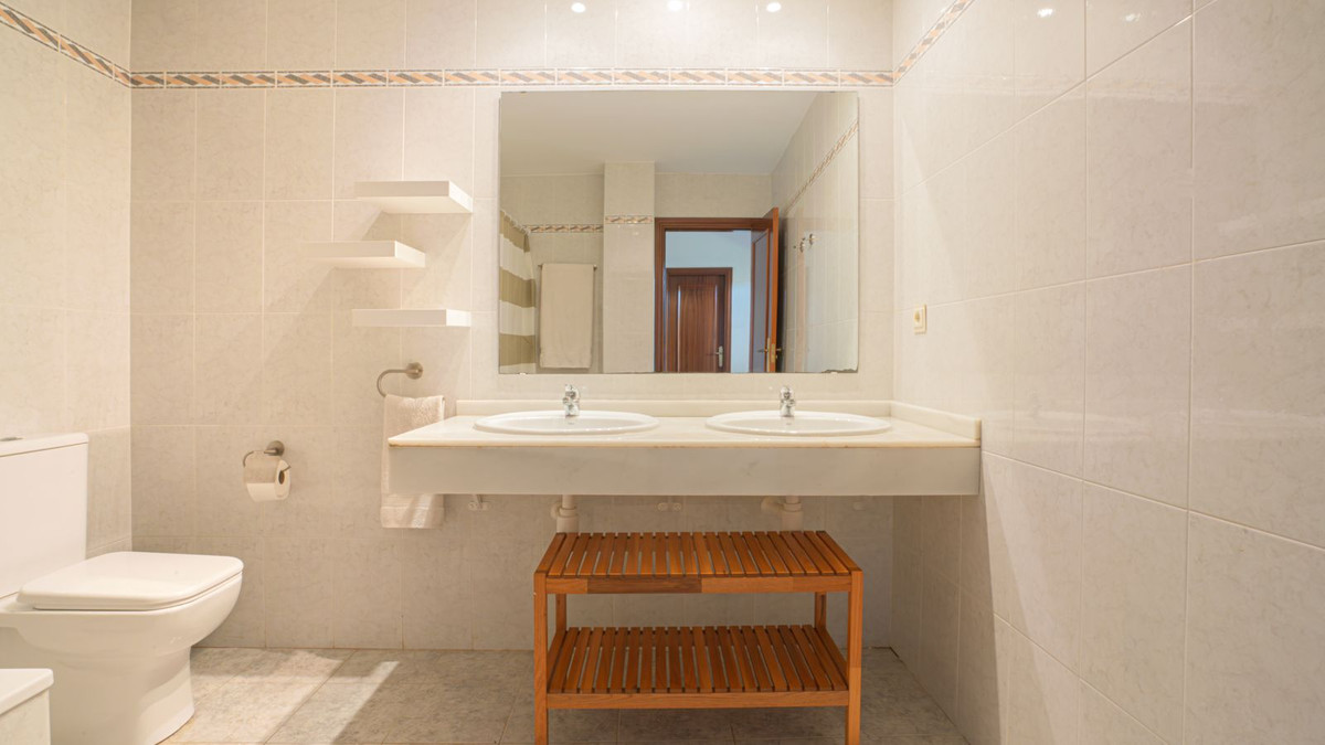 9876e8bb008c82c21ad10fbb874d2efa - 17