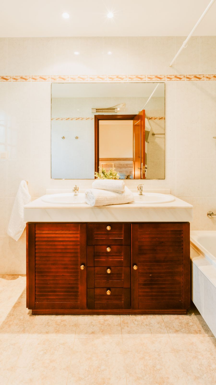 9876e8bb008c82c21ad10fbb874d2efa - 23