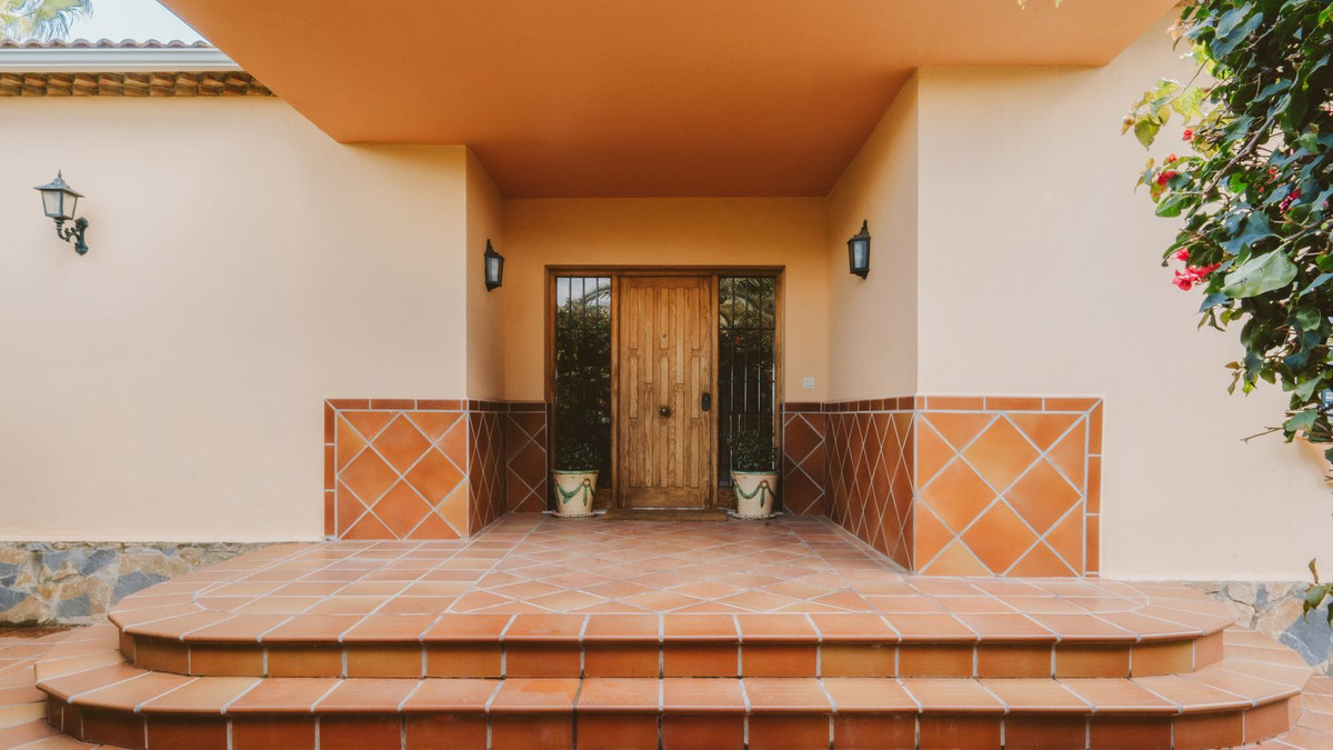 9876e8bb008c82c21ad10fbb874d2efa - 8