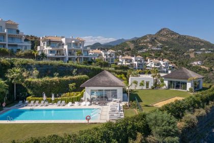 9907873f49f129e1544b6f7cd231e93a - 26