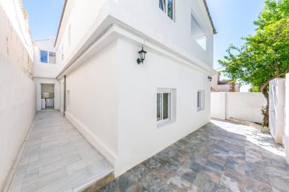 9e30494e926c97877e684b9dcfa8ee37 - 18