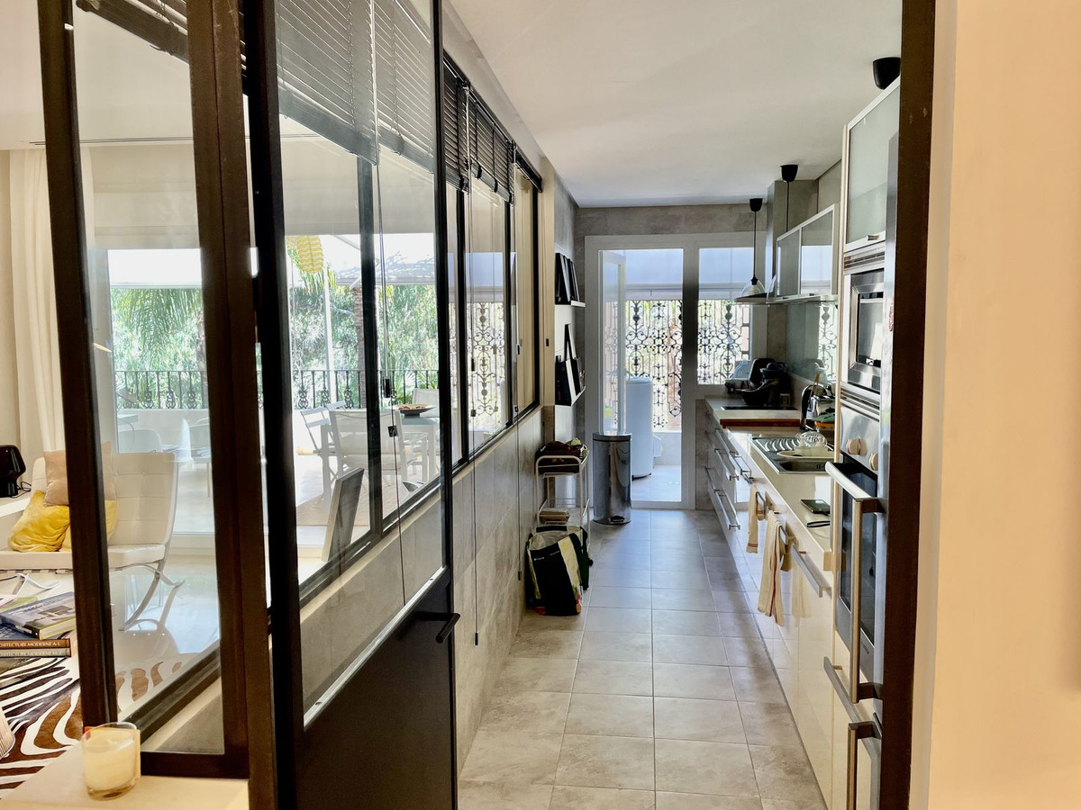 a021eb52ac826e7398a0c64e5d463200 - 12