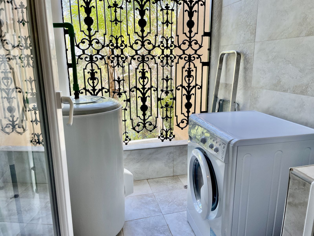 a021eb52ac826e7398a0c64e5d463200 - 16