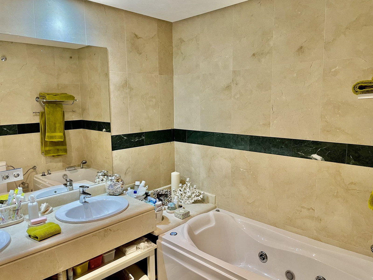 a021eb52ac826e7398a0c64e5d463200 - 17